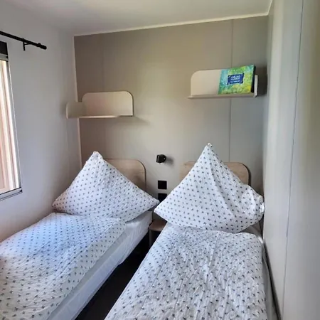 مكان تخييم Knaus Campingpark *